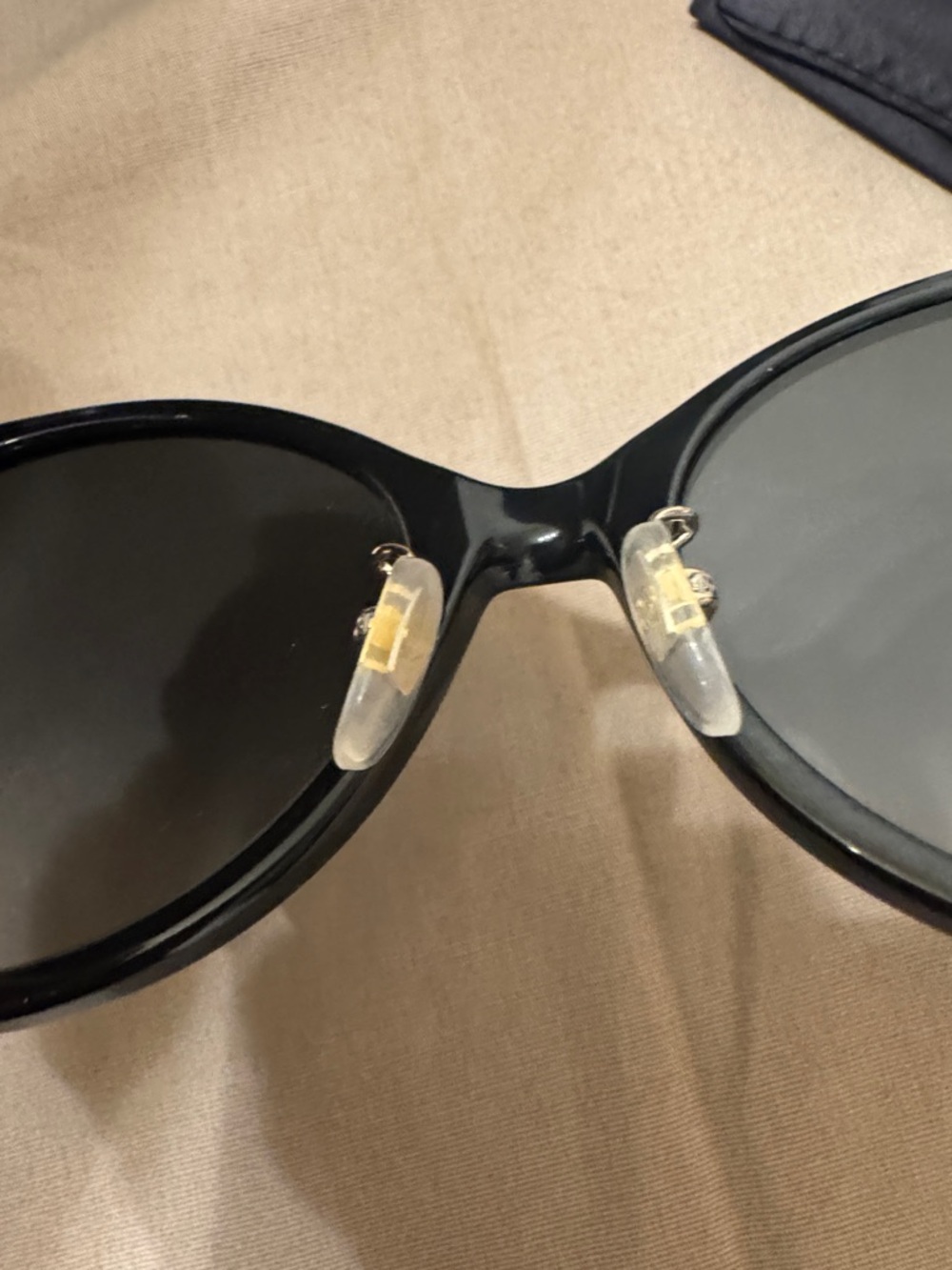 AUTHENTIC GUCCI SUNGLASSES - Picture 7 of 8